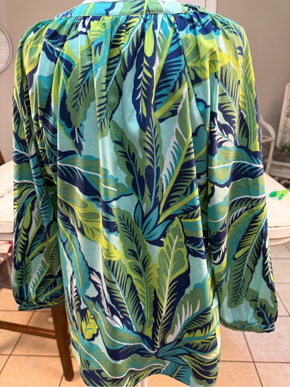 Caribbean Joe Island Supply Co. size Large tropical long-sleeve blouse, - Picture 7 of 12